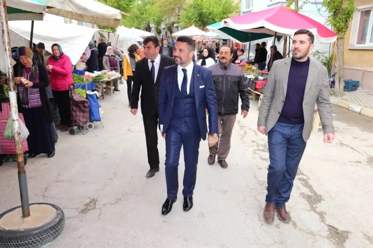 Başkan Yüzügüllü Halk Pazarında