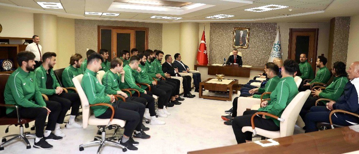 Belediye Başkanından Kocaelispor\'a Şampiyonluk Primi Sözü