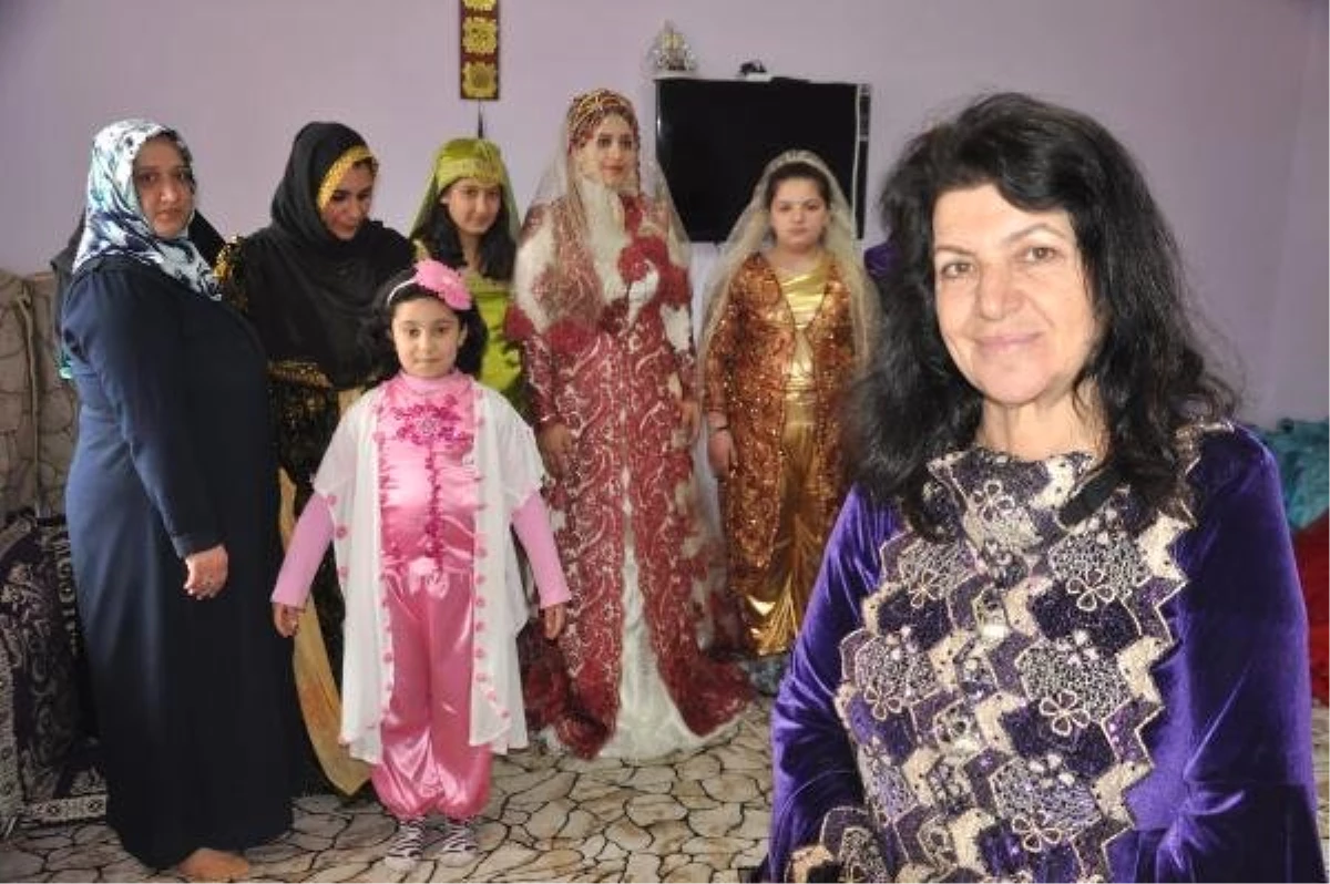 Bitlisli Kadınlar, Yöreye Özgü Nişan Elbisesi Üretiyor