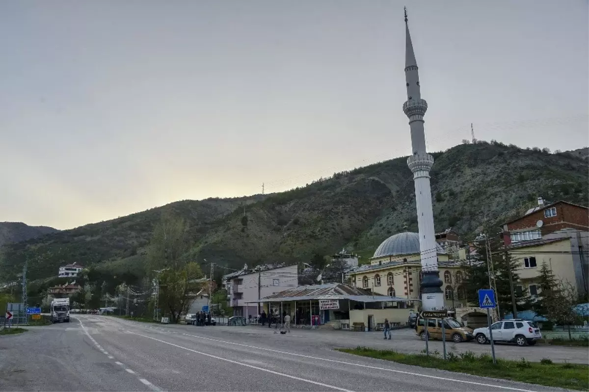 Bu Köyde 14 Yıldır Ramazan Ayında Yoldan Geçene Ücretsiz İftar Veriliyor