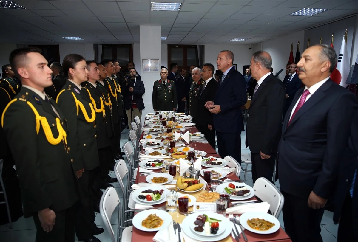 Cumhurbaşkanı Erdoğan: "(Msü Öğrencilerine) Bölücü Terör Örgütünün Başına Kandil\'i de Sincar\'ı da...