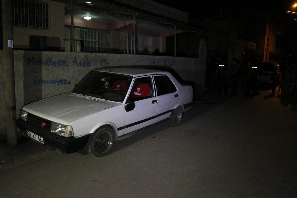 Dehşet: Kafasına Balta Sapladı
