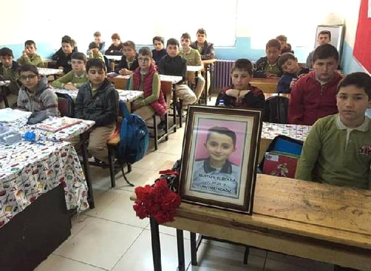 Devrilen Patpatın Altında Kalan Mustafa, Öldü