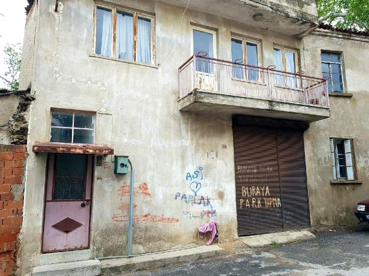 Evinin Altındaki Depoda İntihar Etti