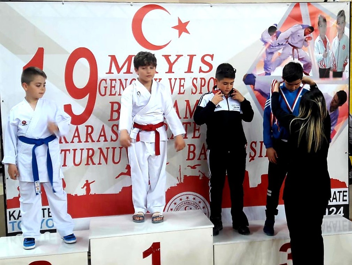 Foça\'ya Altın Madalya Kazandırdı