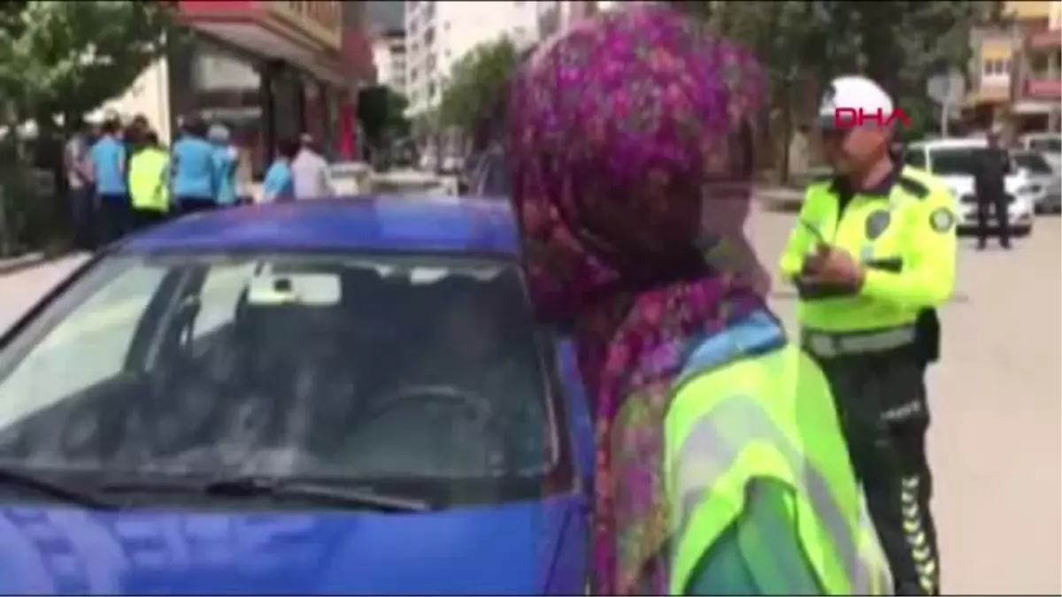 Gaziantep Öğrencilerden Karanfilli Trafik Denetimi