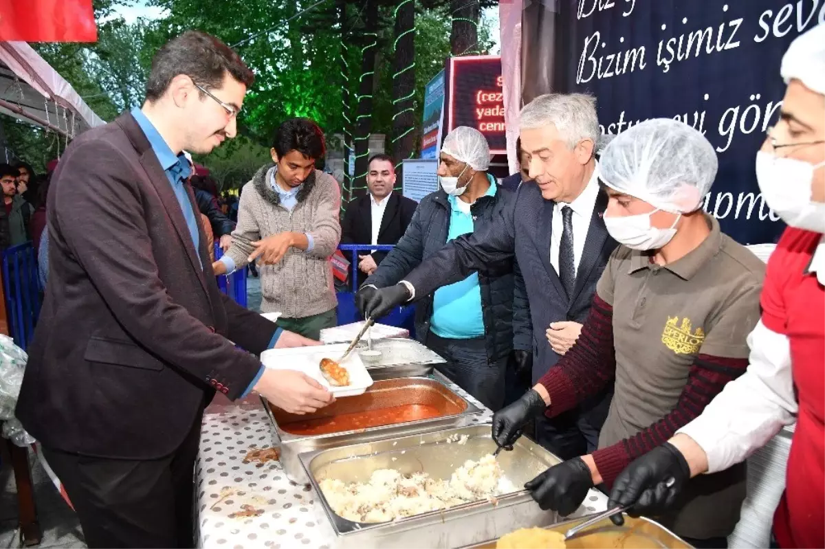 Gönül Sofrasına Her Kesimden Destek