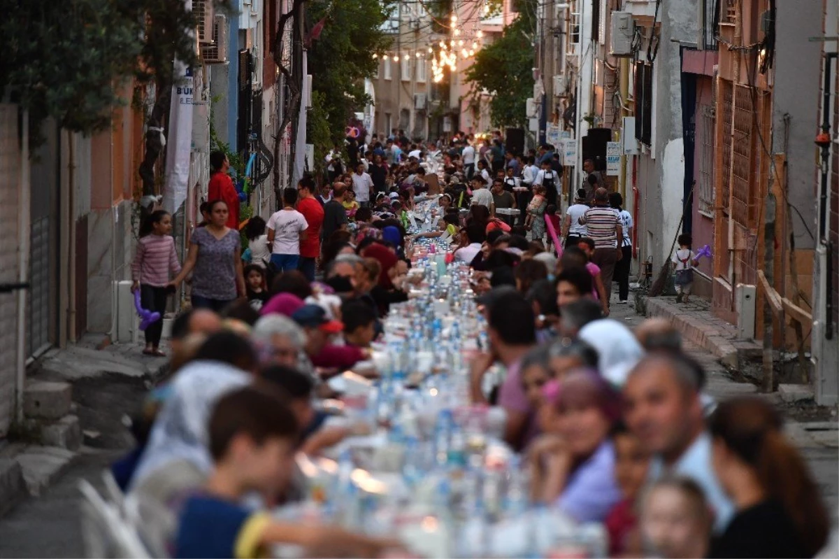 İzmir Büyükşehir Belediyesinden Ramazan Dayanışması