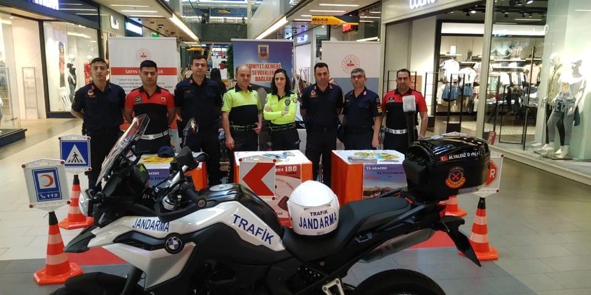 Jandarmadan Avm\'de Trafik Eğitimi