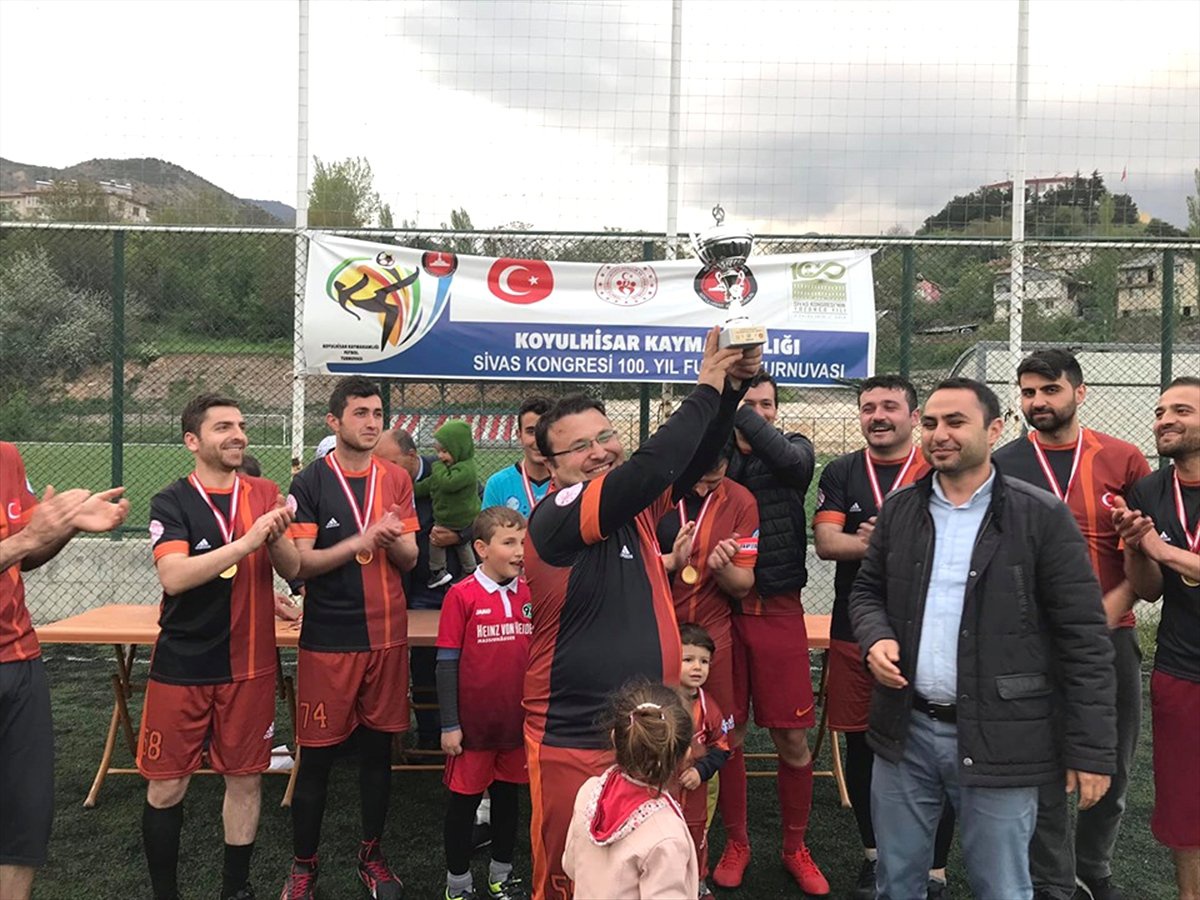Koyulhisar\'da Futbol Turnuvası Düzenlendi