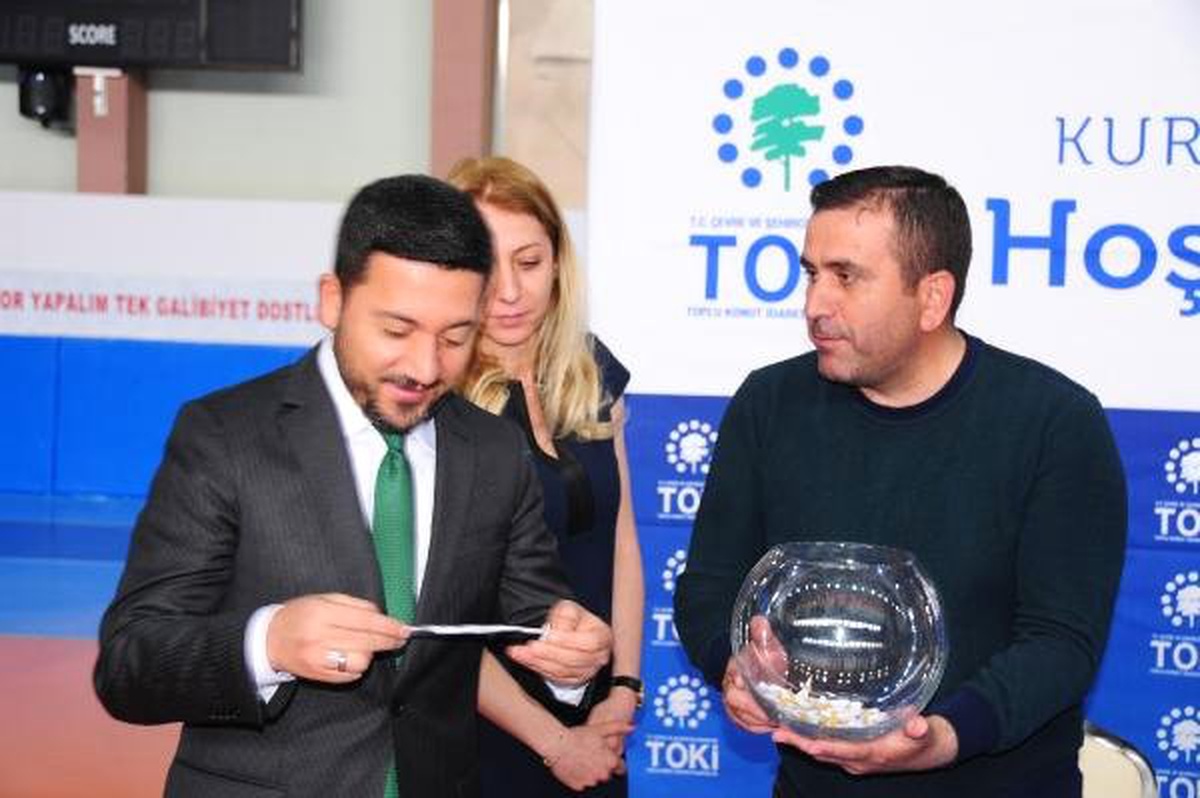 Nevşehir\'de TOKİ Konutları İçin Kura Çekimi Yapıldı