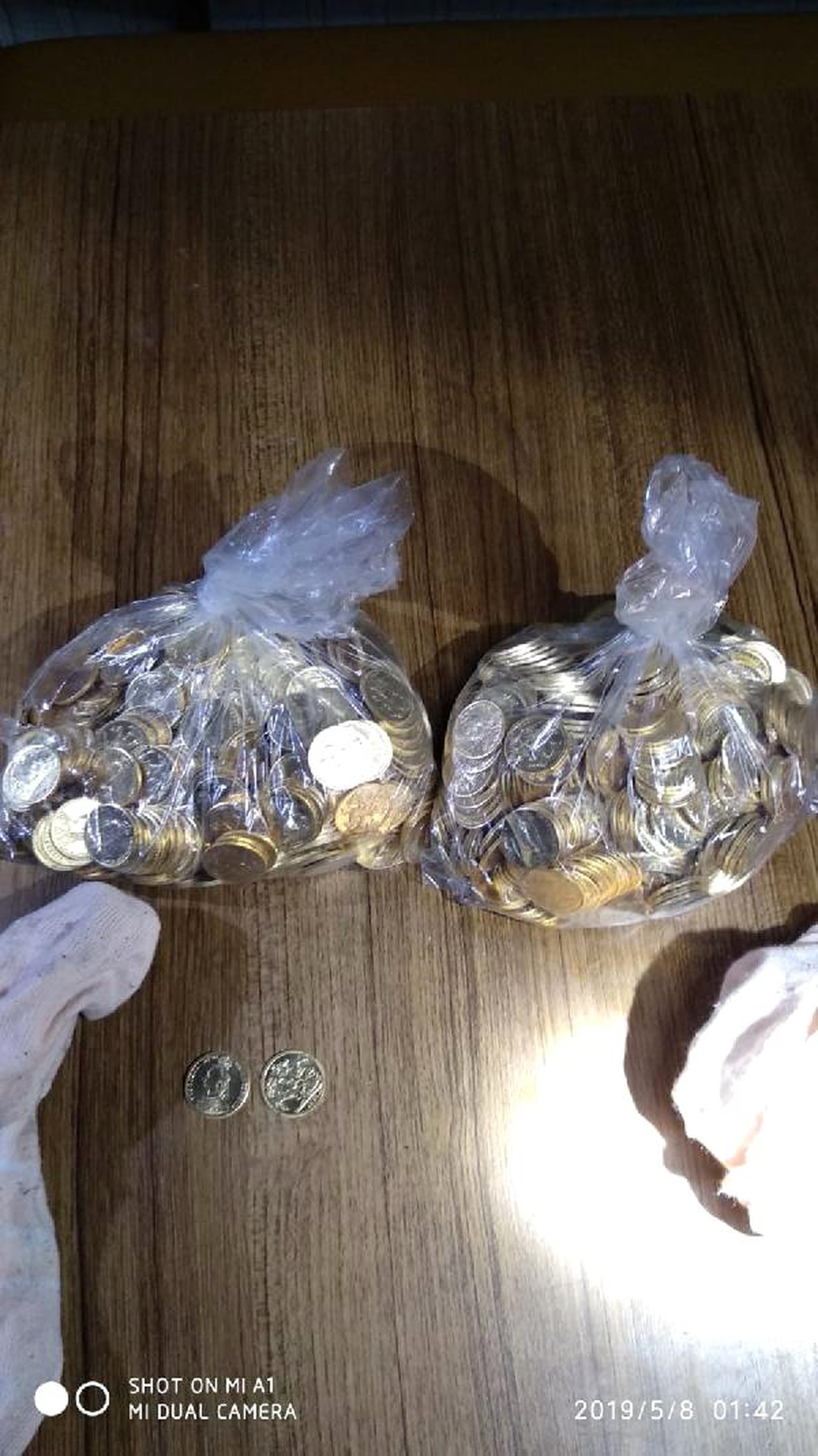 Otomobilde 995 Altın Sikke ve Uyuşturucu Ele Geçirildi