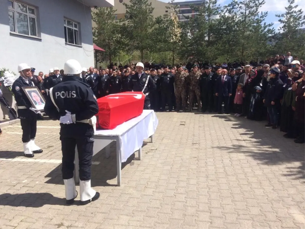 Şehit Polis Ateş İçin Emniyette Tören Düzenlendi