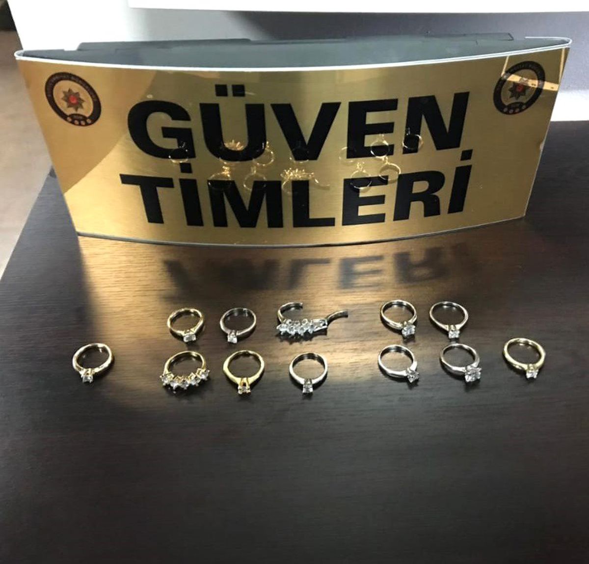 Tek Taş\' Lakaplı Soyguncu Kızlar Yakalandı