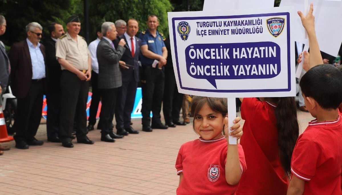 Turgutlu\'da \'Öncelik Hayatın Öncelik Yayanın\' Etkinliği