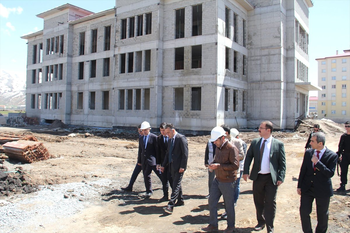 Vali Çağatay, 112 Acil Çağrı Merkezi İnşaatını Gezdi