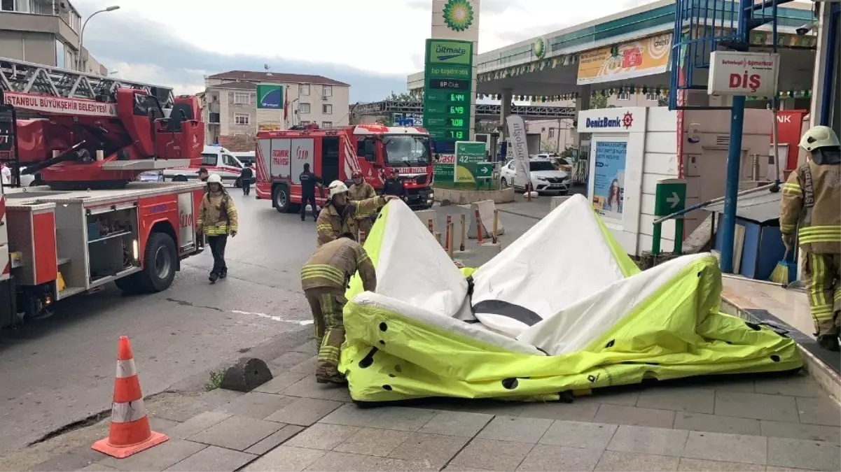 Yangın Merdiveninin Tepesine Çıkan Şahıs İkna Edildi