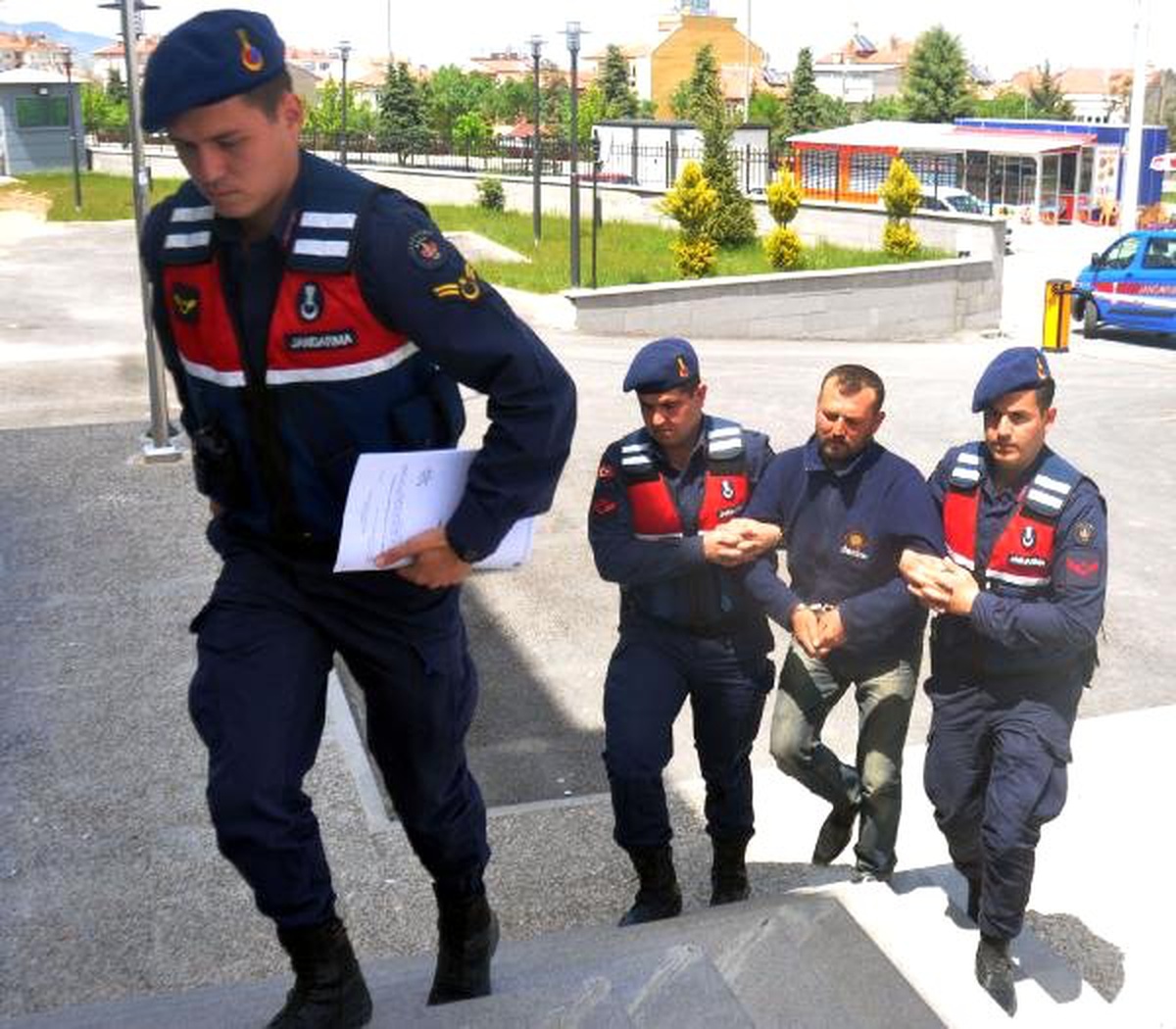 Açık Cezaevi Firarisi, Saklandığı Köy Evinde Yakalandı