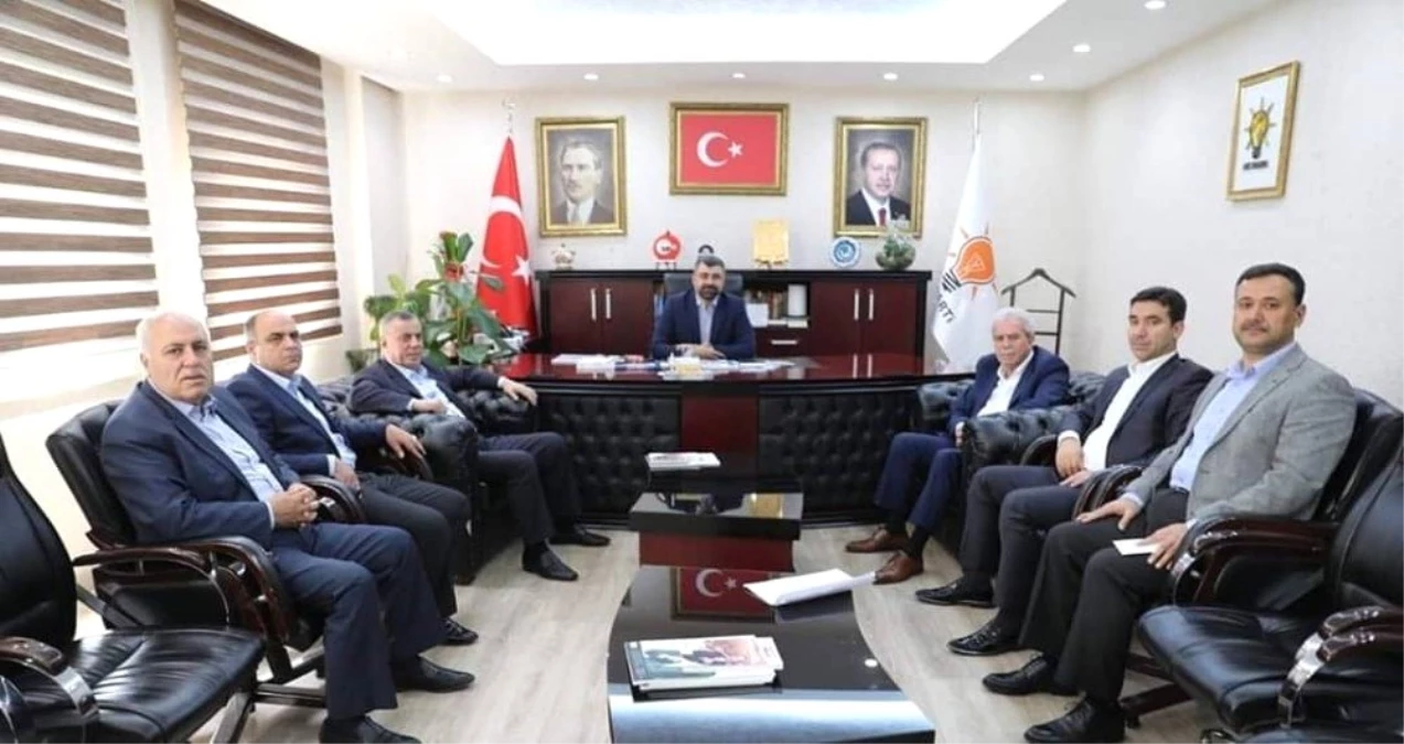AK Parti\'li Belediye Başkanları Toplandı