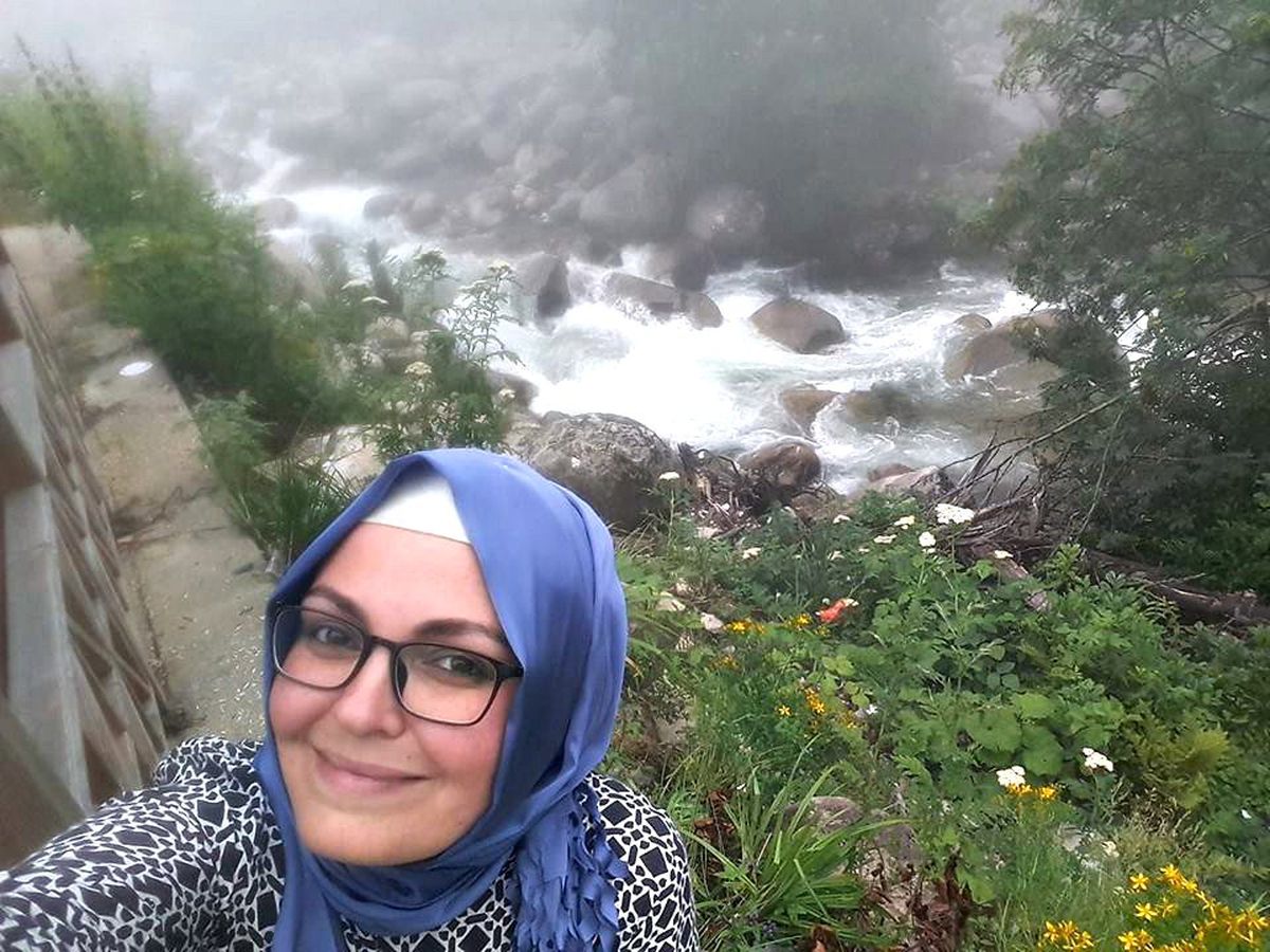 Balkondan Düşen Genç Kadın Hayatını Kaybetti