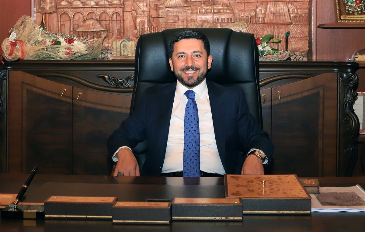 Başkan Arı\'dan Ysk Kararını Eleştiren Sanatçılara Tepki