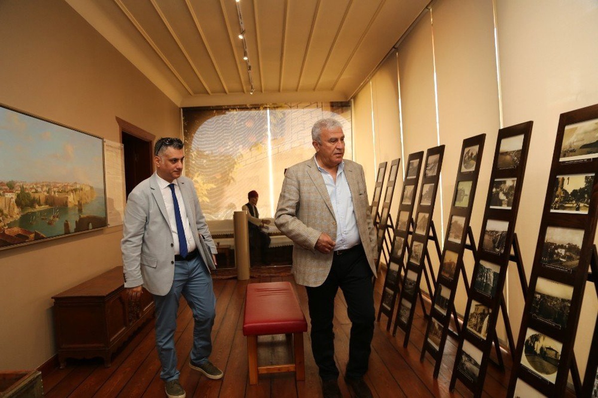 Başkan Atay, Suna - İnan Kıraç Müzesi\'ni Ziyaret Etti