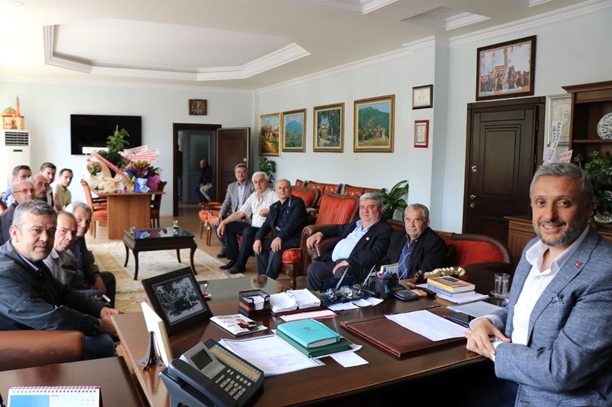 Başkan Biçer, Merkez Mahalle Muhtarlarıyla Bir Araya Geldi