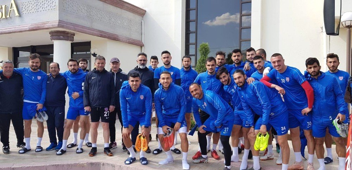 Belediye Başkanı Arı, Kırmızı Beyazlı Taraftarları Maça Davet Etti