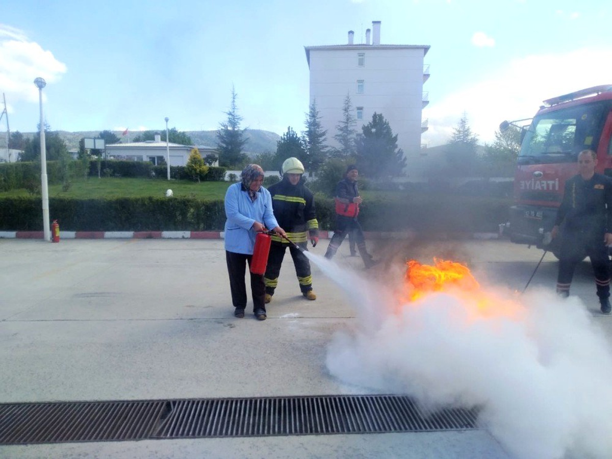 Beyşehir\'de Öğrenci Yurdunda Yangın Tatbikatı