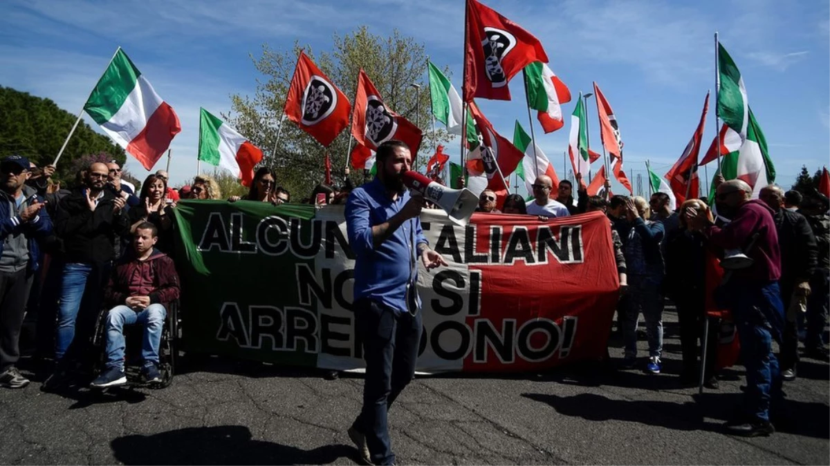 Torino Kitap Fuarına Neo-faşist Casapound Partisiyle Bağlantılı Yayınevinin Katılması Boykot...