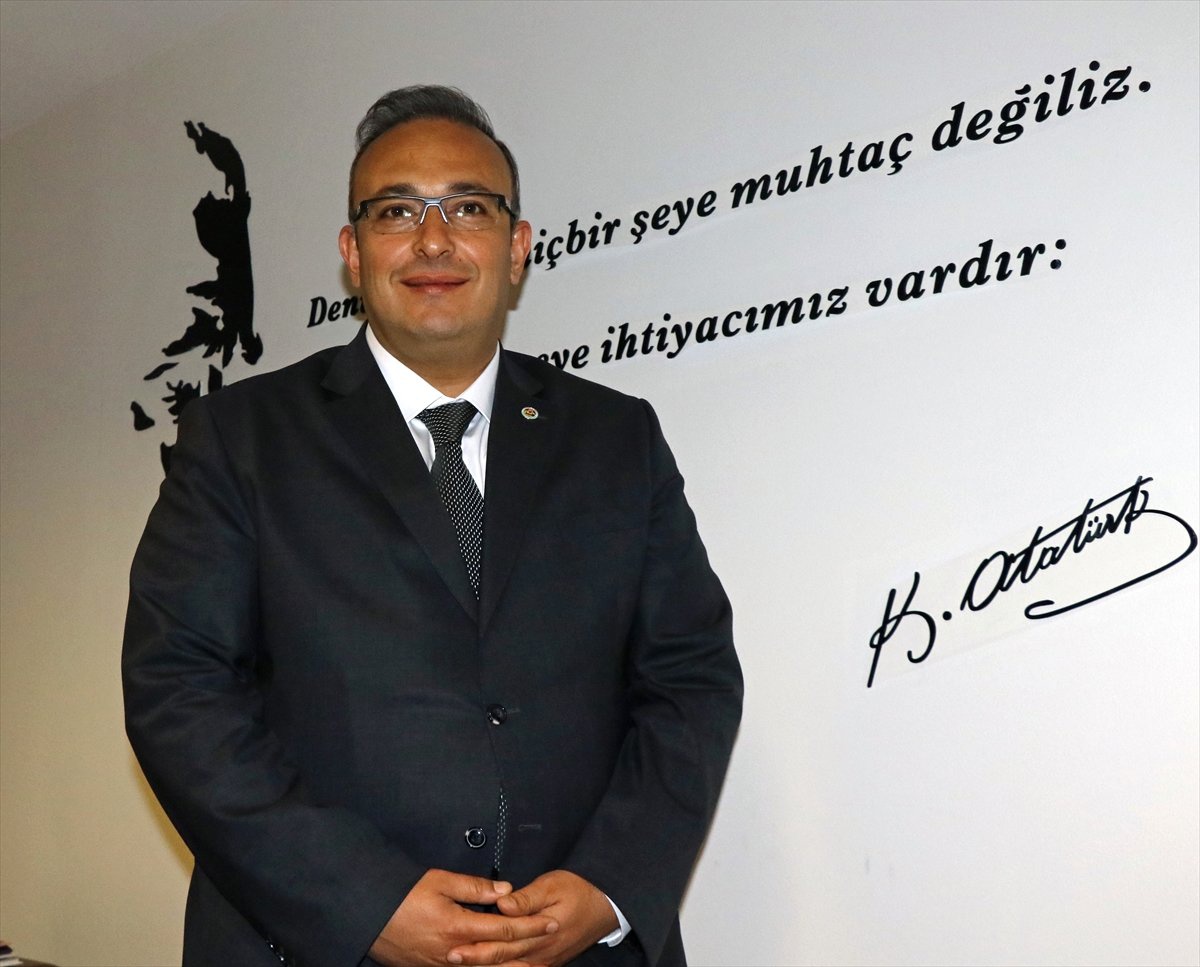 Duvardaki Yazıya, Göç Yolundaki Leyleğe" Vakıf Duyarlılığı