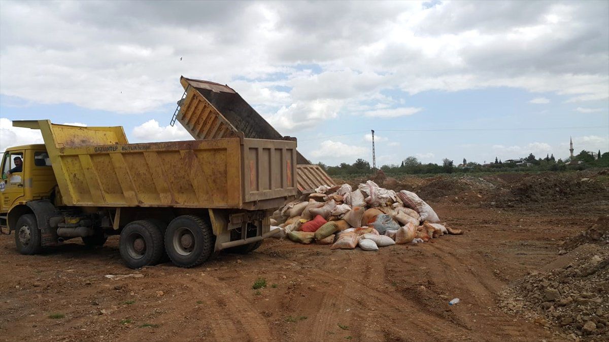 Gaziantep\'te 2,5 Ton Küflenmiş Kırmızıbiber Ele Geçirildi