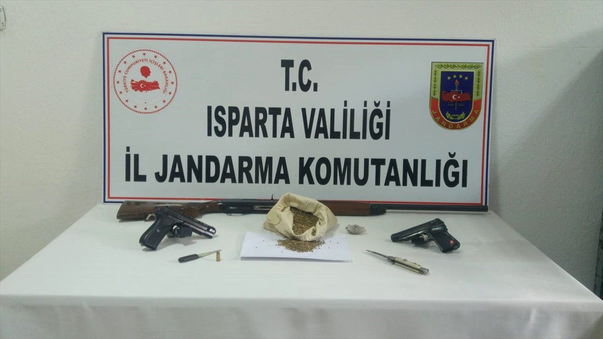 Isparta\'da Silah Kaçakçılığı Operasyonu