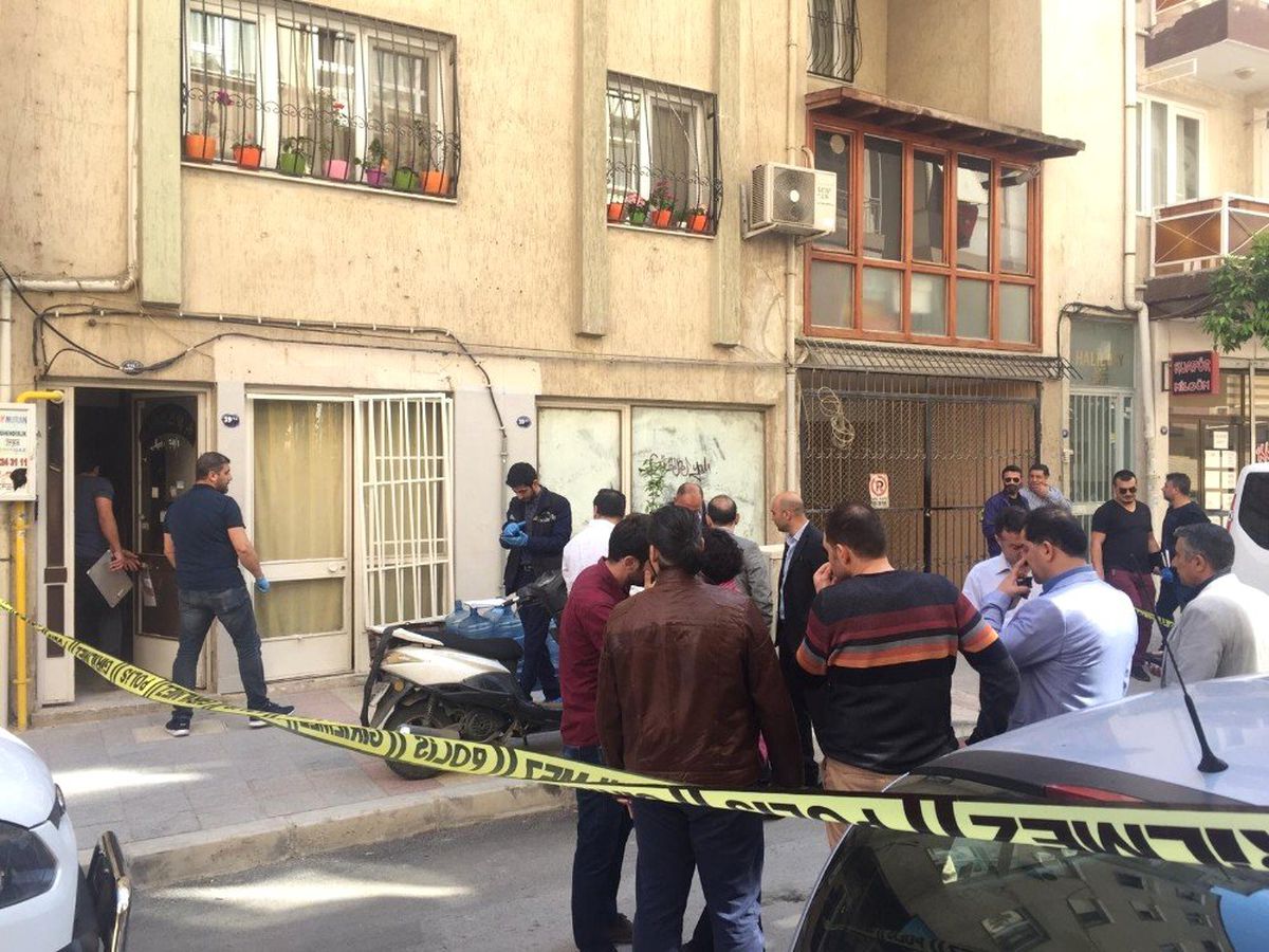 İzmir\'de Su Dağıtımı Yapan 2 Genç Ölü Bulundu