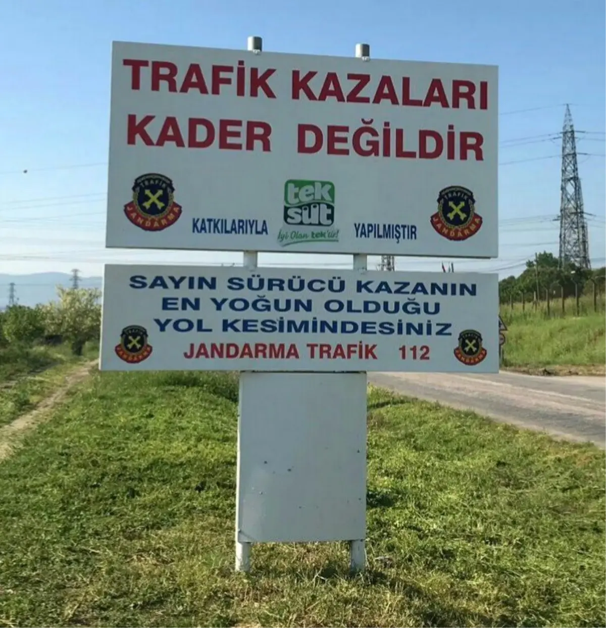 Jandarmadan Trafik Kazaları İçin Uyarı Tabelası