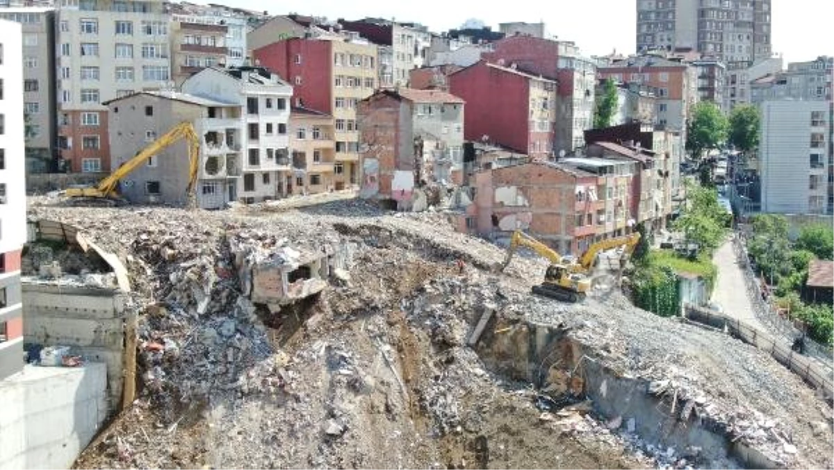 Kağıthane\'de Yıkımı Yapılan Binalarda Son Durum Havadan Fotoğraflandı