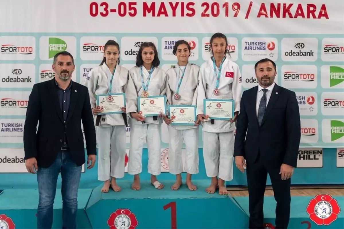 Kağıtsporlu Judocular, Türkiye Şampiyonasından 16 Madalya ile Döndü