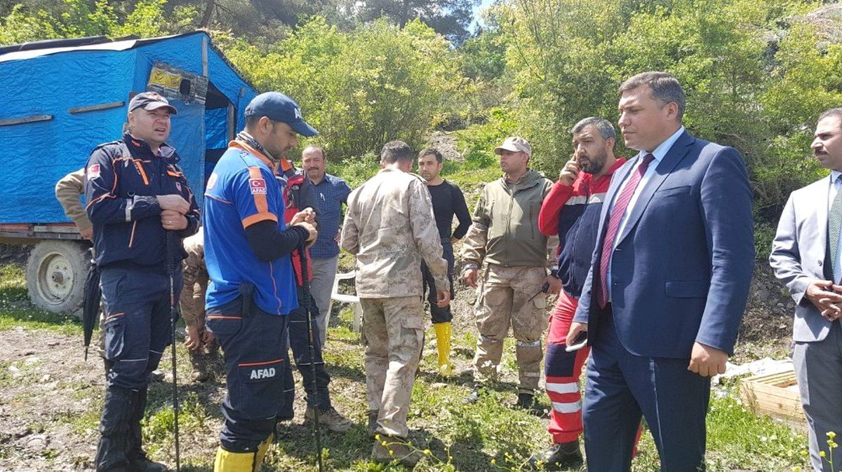 Kayıp Ecrin Havadan ve Karadan Aranıyor