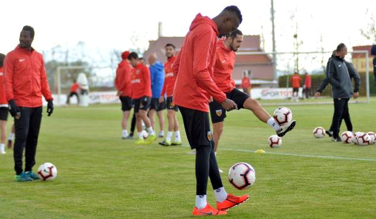 Kayserispor\'da Çalışmalar 2 Eksikle Sürdü