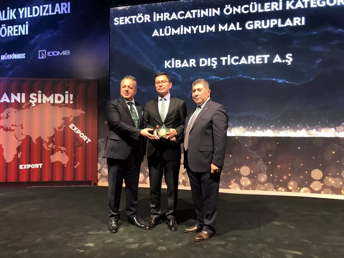 Kibar Dış Ticaret\'e İddmib\'ten "İhracatın Metalik Yıldızı" Ödülü