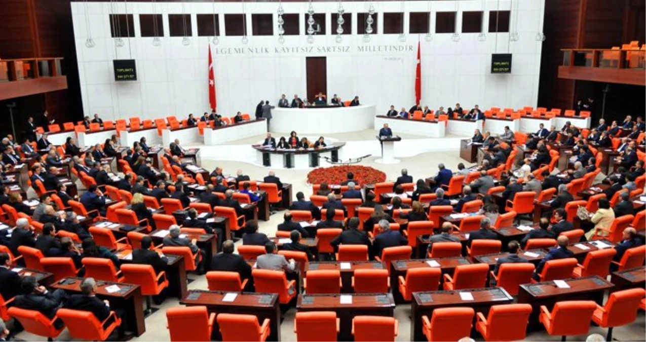 Meclis\'te Ramazan Tartışması: Burası Laik Türkiye, Ben Müslüman Değilim