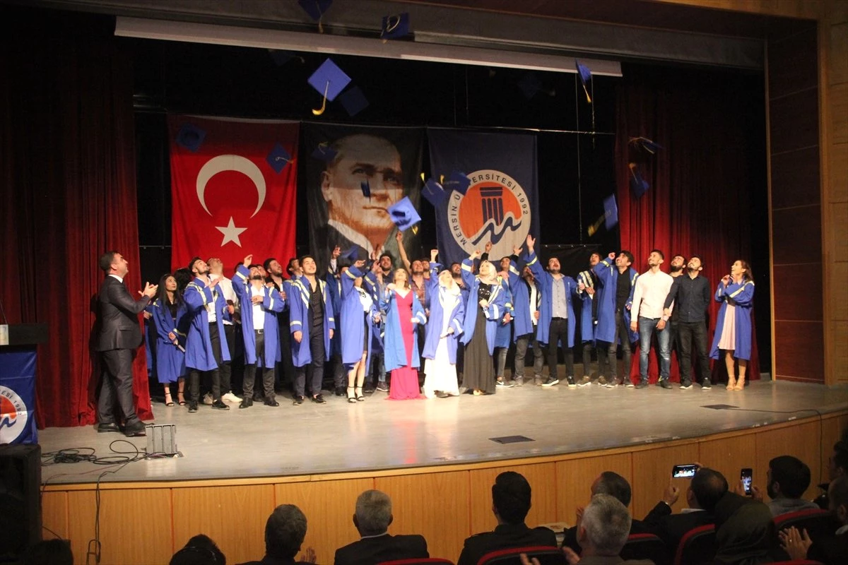 Mersin Üniversitesi\'nde Mezuniyet Töreni