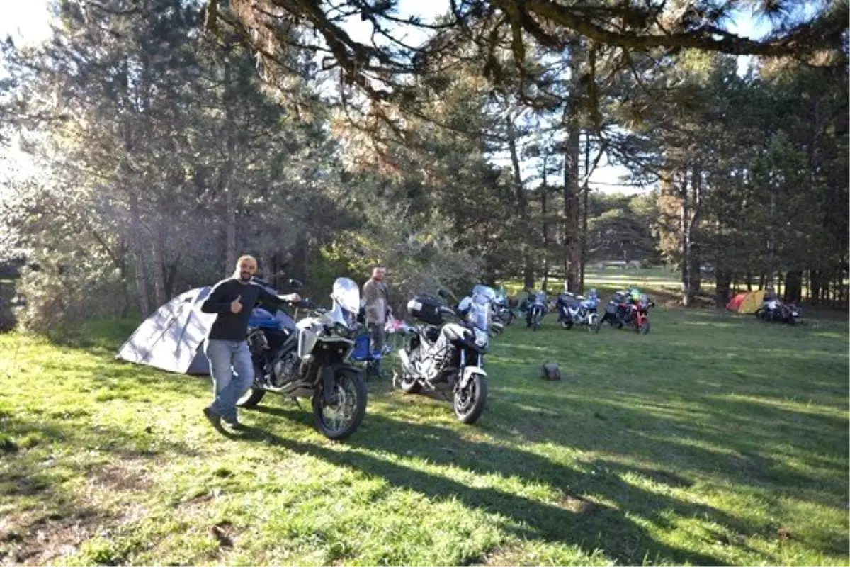 Motosiklet Tutkunları Gölcük Yaylasında Buluştu