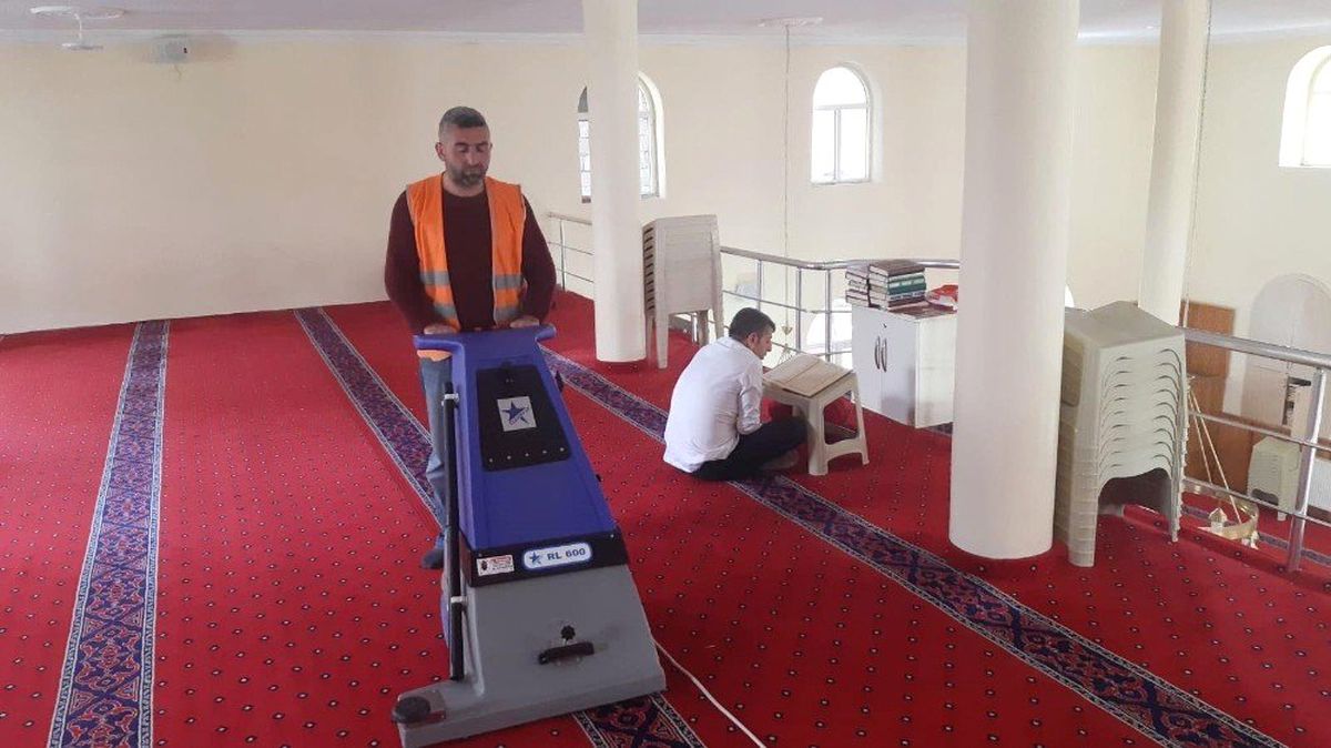 Muş Belediyesinin İbadethane Temizliği Devam Ediyor