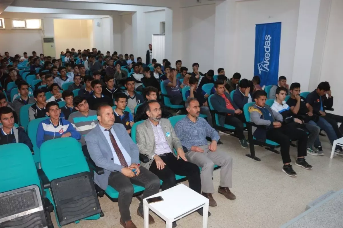 Öğrencilere İş Sağlığı ve Güvenliği Semineri Verildi