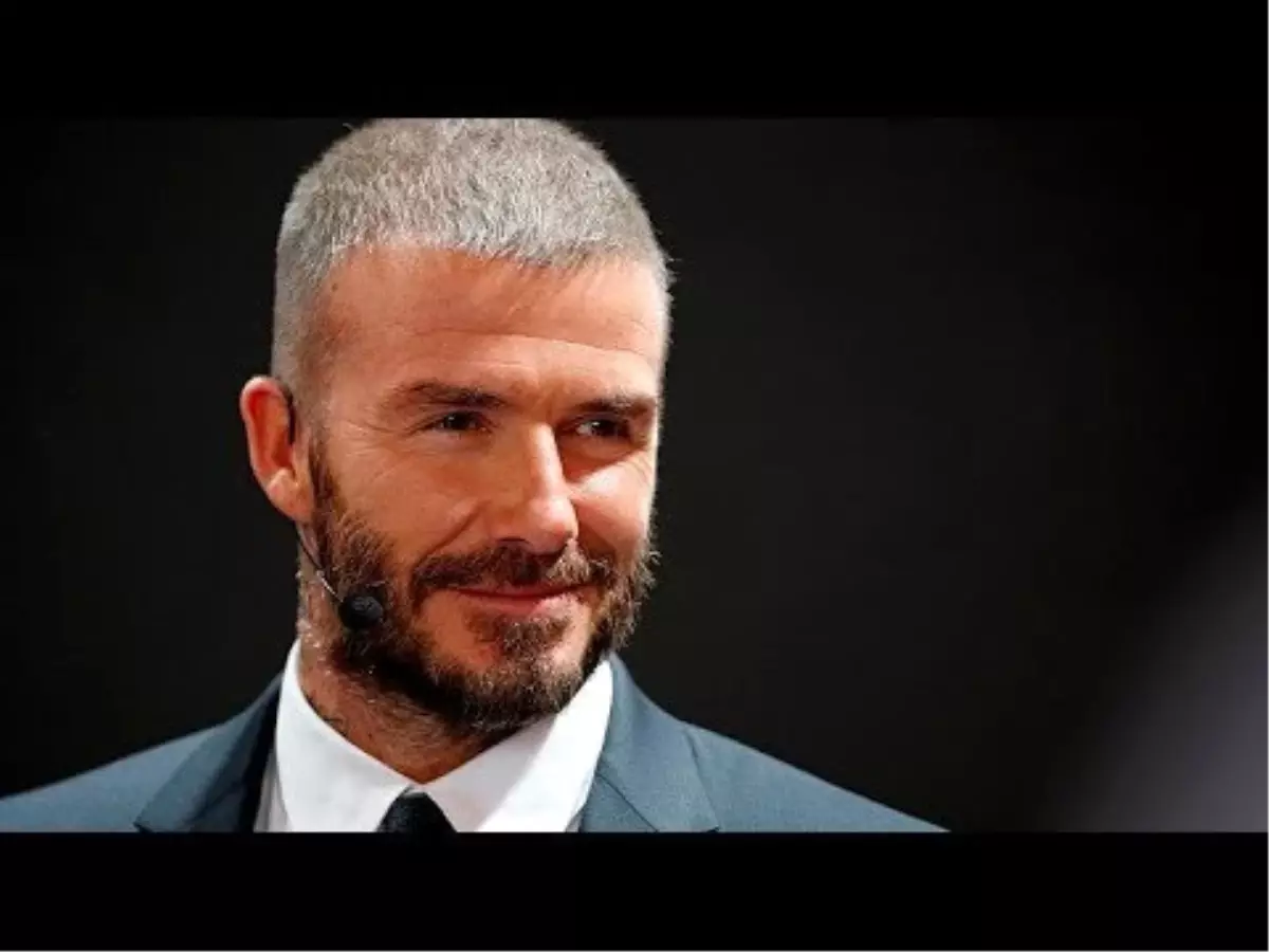 Otomobil Kullanırken Cep Telefonuyla Konuşan David Beckham\'ın Ehliyetine 6 Aylığına El Konuldu