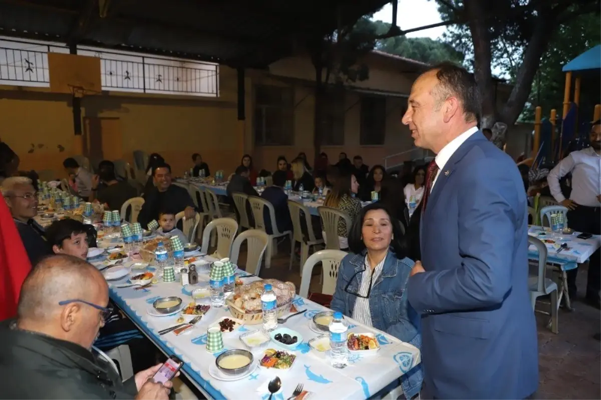 Başkan Akın Özel Öğrencilerle Buluştu