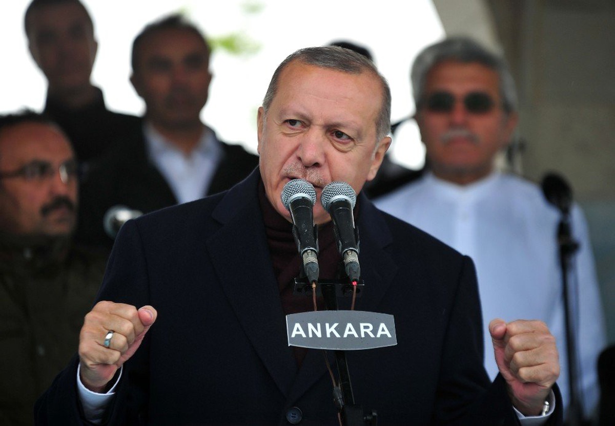 Cumhurbaşkanı Erdoğan: "Camilerin Süsü Cemaattir"