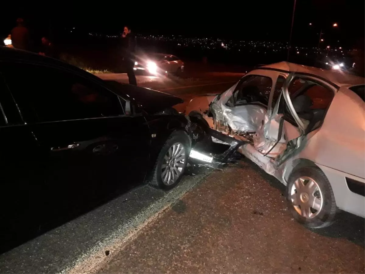 Elazığ\'da Trafik Kazası: 4 Yaralı