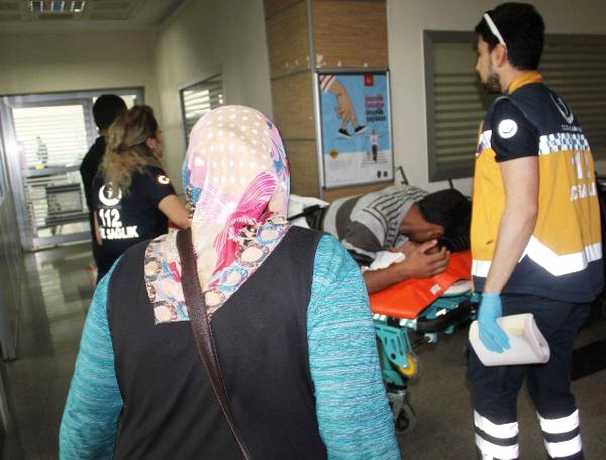 Eşine Mesaj Atmasına Tepki Gösterdi, Bıçaklandı